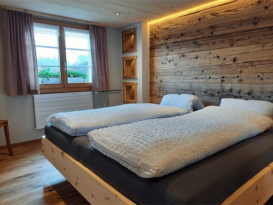 Zimmer_Berggasthaus Gitschenen.png