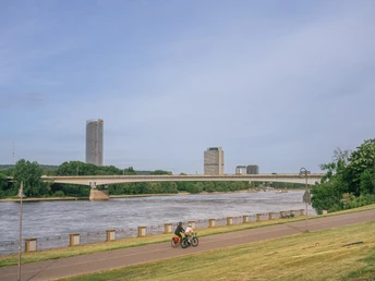 Blick vom Bonner Bogen Richtung Bonn