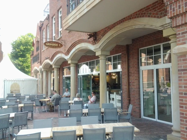 Giovanni L. Arkandenhaus_Pbg (1)