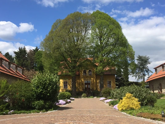 Sanderhof CC BY-SA - LTM.JPG