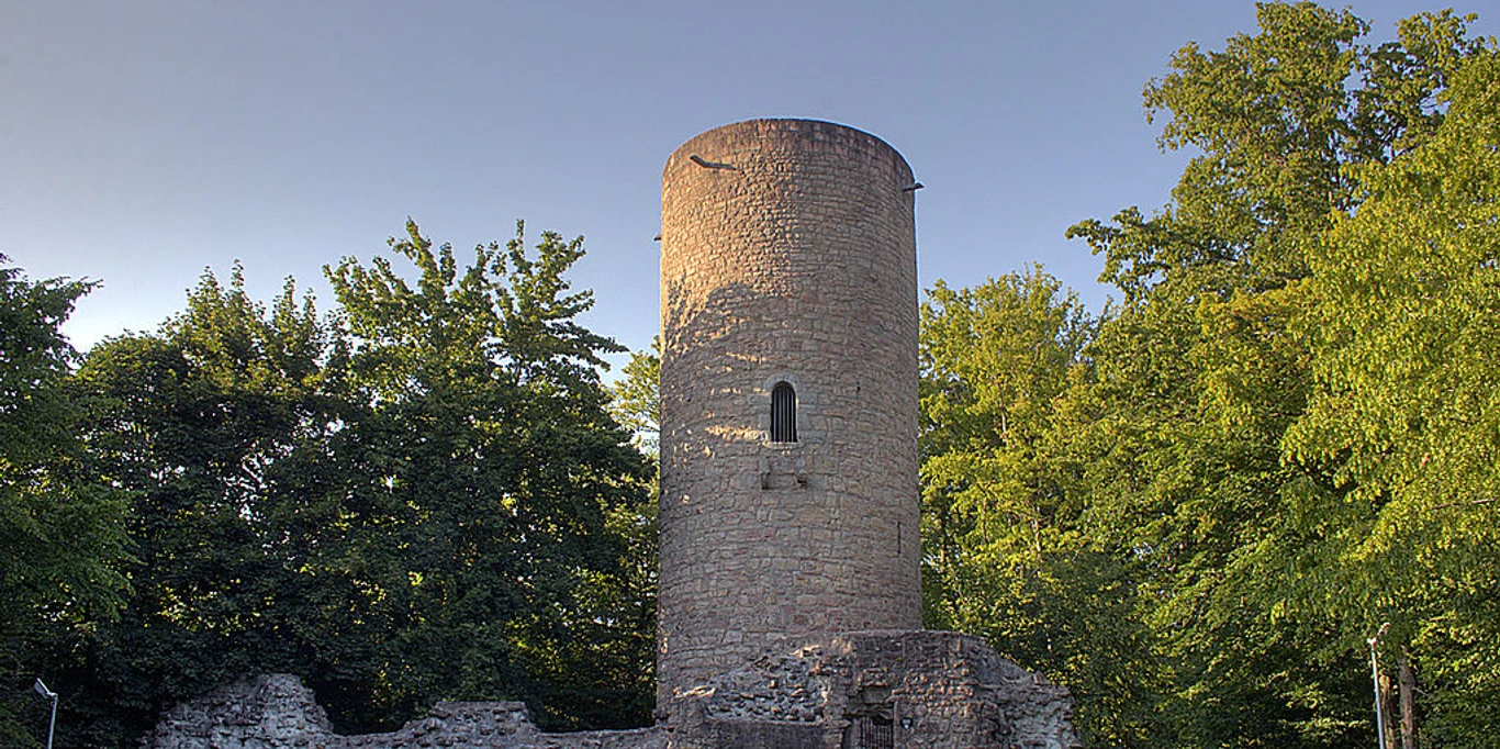 Burg Stolzenberg (Wikipedia)