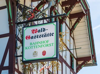 Bahnhof Kottenforst Restaurantschild
