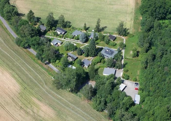 Luftbild Falken-Horst CC BY-SA - von Borck .JPG