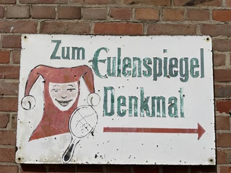 Eulenspiegeldenkmal Kneitlingen.JPG