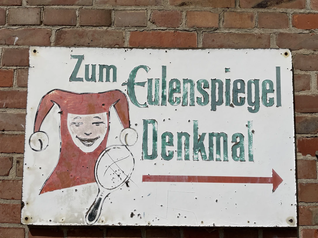 Eulenspiegeldenkmal Kneitlingen.JPG