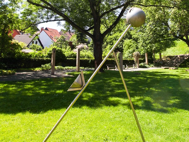 BurgparkSonnenuhr.jpg