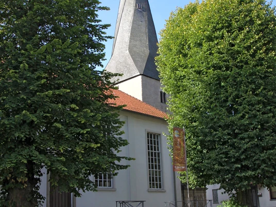 Kirche Alverdissen CC BY-SA - Stadt Barntrup.jpg