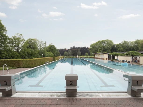 Freibad Barntrup 2 CC BY-SA - LTM.jpg