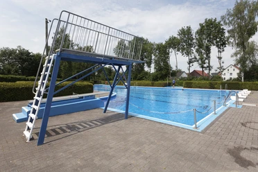 Freibad Alverdissen 2 CC BY-SA - LTM.jpg