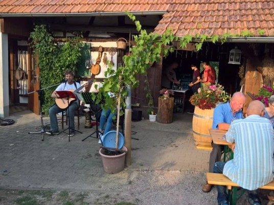 Musiker im Hof