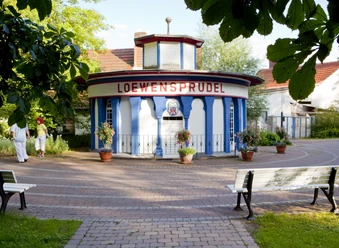 Brunnentempel im Kurpark am Löwensprudel