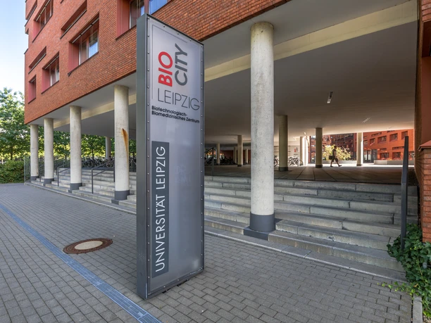Eingang der Bio City Leipzig | Leipzig Convention Bureau Eingang der Bio City Leipzig - präsentiert vom Leipzig Convention Bureau