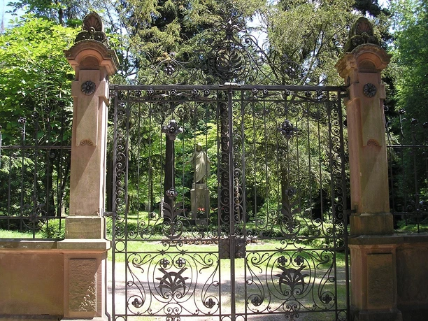 Illenauer Waldfriedhof029