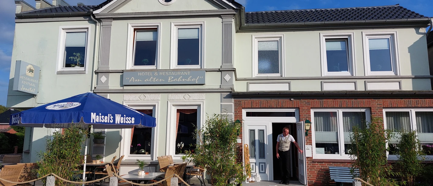 Hotel-Am-alten-Bahnhof-Marne.jpg