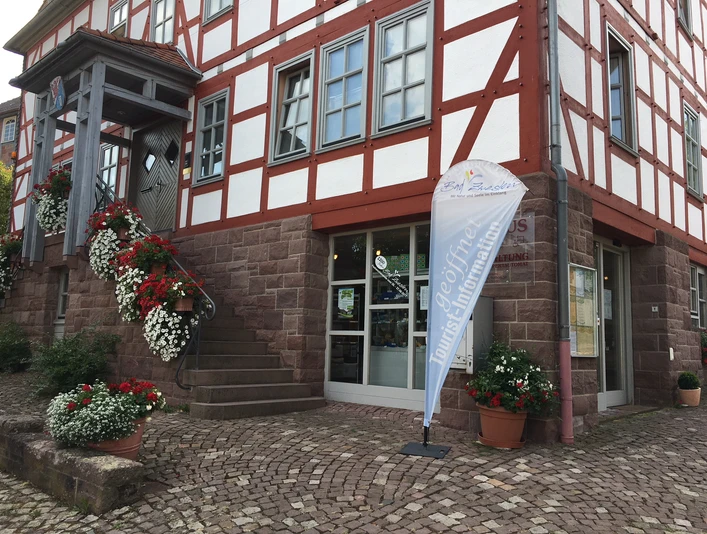 Rathaus mit Tourist-Information