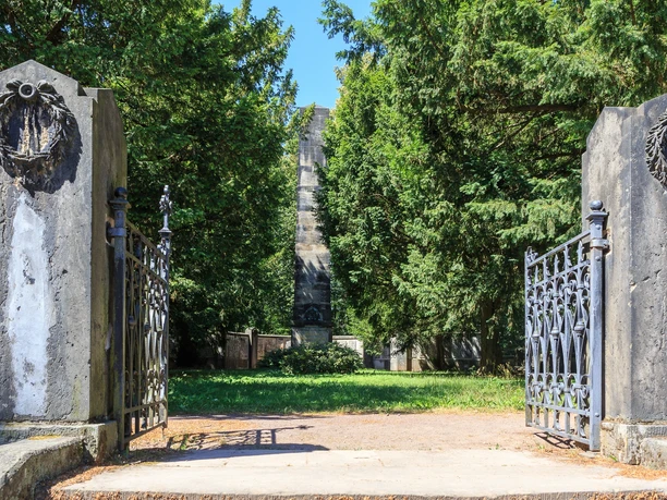 Eingang zum Bergmannsgrab am Segen-Gottes-Schacht