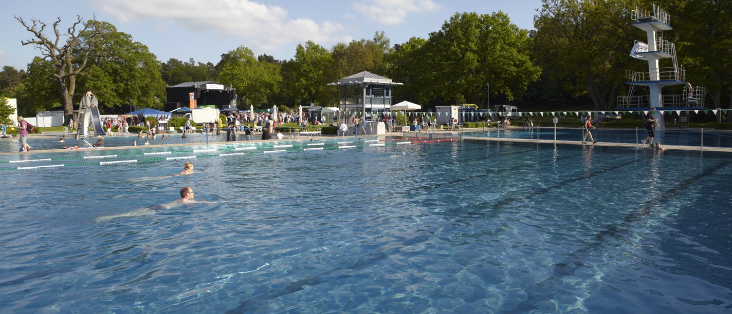 VW-Bad-Schwimmerbecken