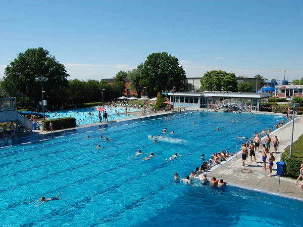 Freibad Fallersleben © Stadt Wolfsburg