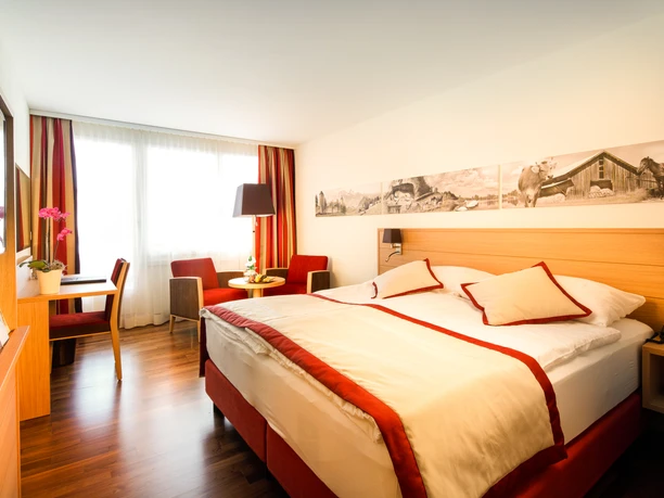 SHP Zimmer-2.jpg