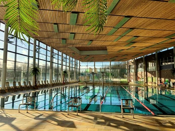 OLantis Oldenburg Wettkampfbecken Wettkampfbecken mit Sprunganlage im OLantis OldenburgCompetition pool with diving facility at OLantis OldenburgKonkurrencebassin med udspringsfacilitet på OLantis OldenburgWedstrijdbad met duikfaciliteit bij OLantis Oldenburg