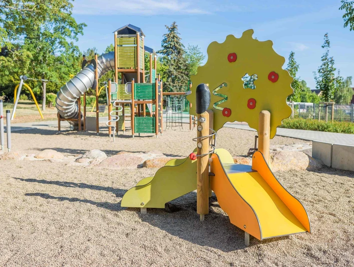 Spielplatz im Stadtpark Blankenburg Spielplatz im Stadtpark Blankenburg