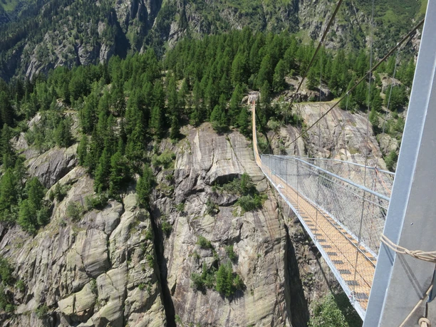Hängebrücke Aspi-Titter Fieschertal - Bellwald Hängebrücke Aspi-Titter Fieschertal - Bellwald