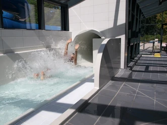 Rutschenspaß im Hermann-Weber-Bad