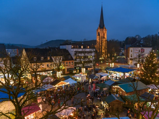 Weihnachtsmarkt Eitorf - Blick von oben Weihnachtsmarkt Eitorf - Blick von oben