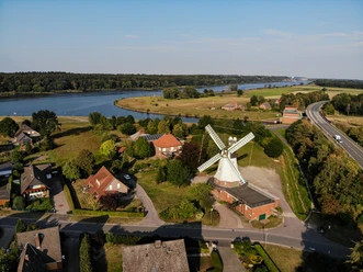 Artlenburg Mühle Blick auf Lauenburg3.jpg
