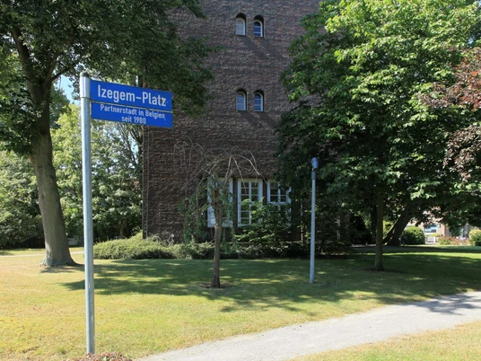 bad-zwischenahn-izegem-platz-wasserturm.jpg