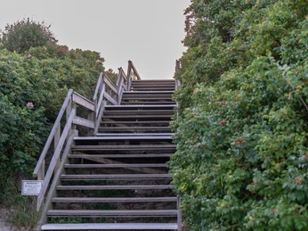 Treppe zum Strandübergang Berthin-Bleeg Straße