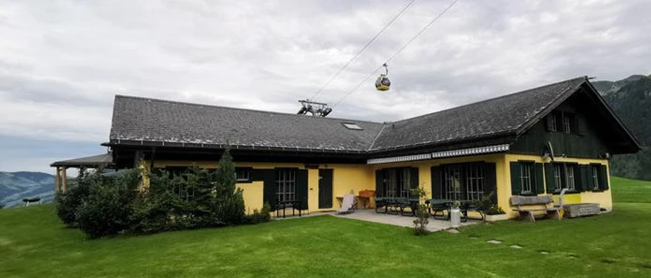 Gruppenunterkunft_Ferien und Gruppenhaus Rotiflue_Stockhütte.jpg