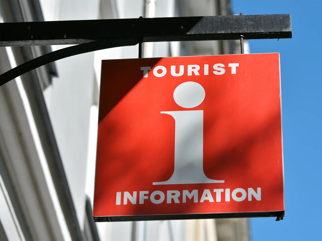 Schild Tourist Info