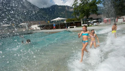 csm_schwimmbadaltdorf-erlebnisse-wunderwelt-ausflugstipps-uri__c__Schwimmbad_Altdorf_0281847df6.jpg