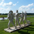 Treidler-Figuren am Weser-Radweg in Hajen