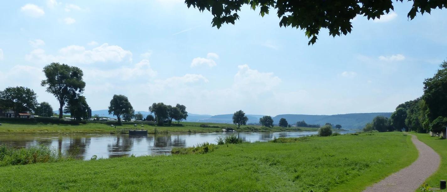 Schiffsanleger in Grohnde Schiffsanleger in Grohnde