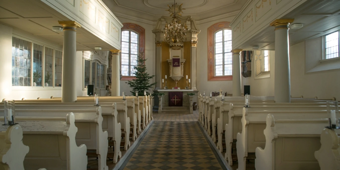 Katharinenkirche Großdeuben Kirchenschiff mit Altar