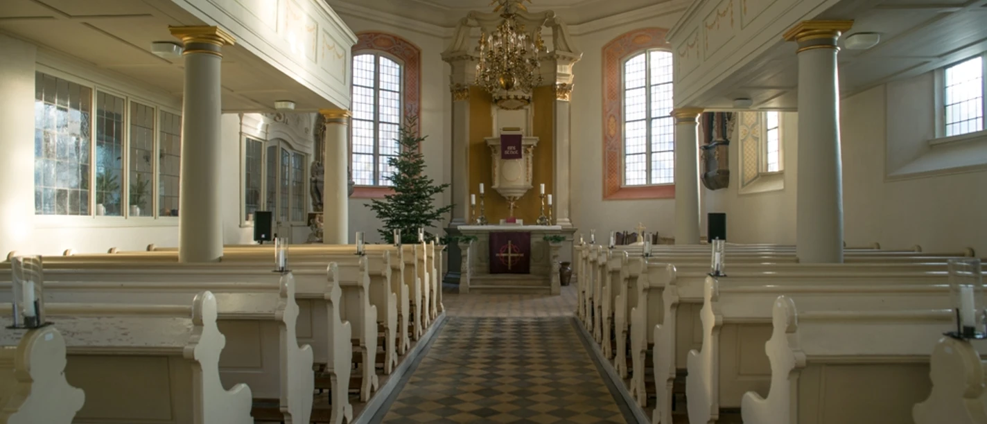 Katharinenkirche Großdeuben Kirchenschiff mit Altar