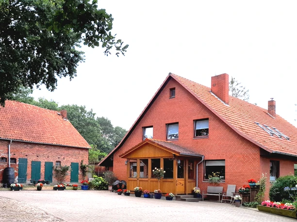 Binnenplaats en huis van de vakantiewoning Hof Hinz