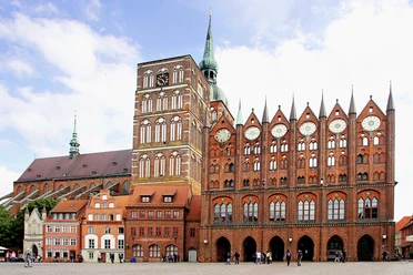 Rathaus und Nikolaikirche Stralsund
