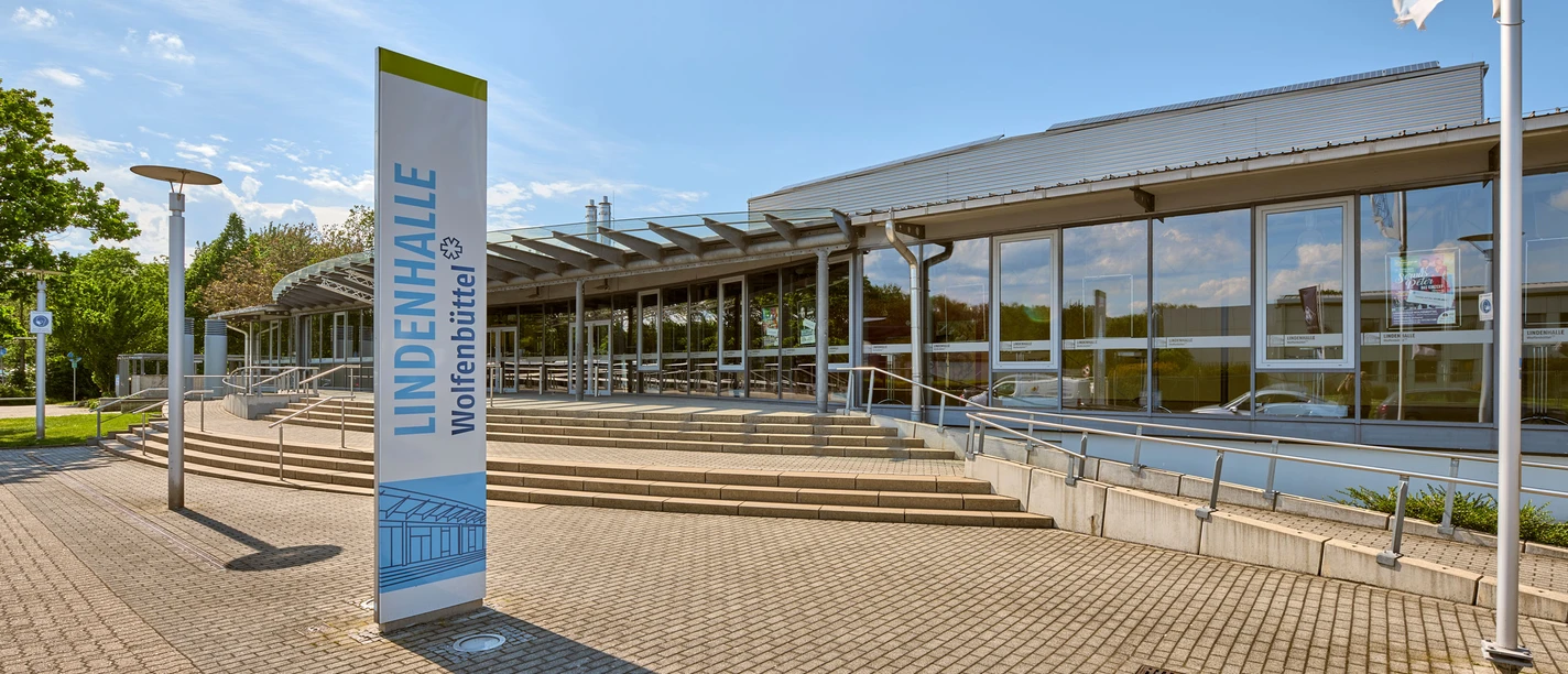 Lindenhalle-Aussen.jpg Lindenhalle von außen