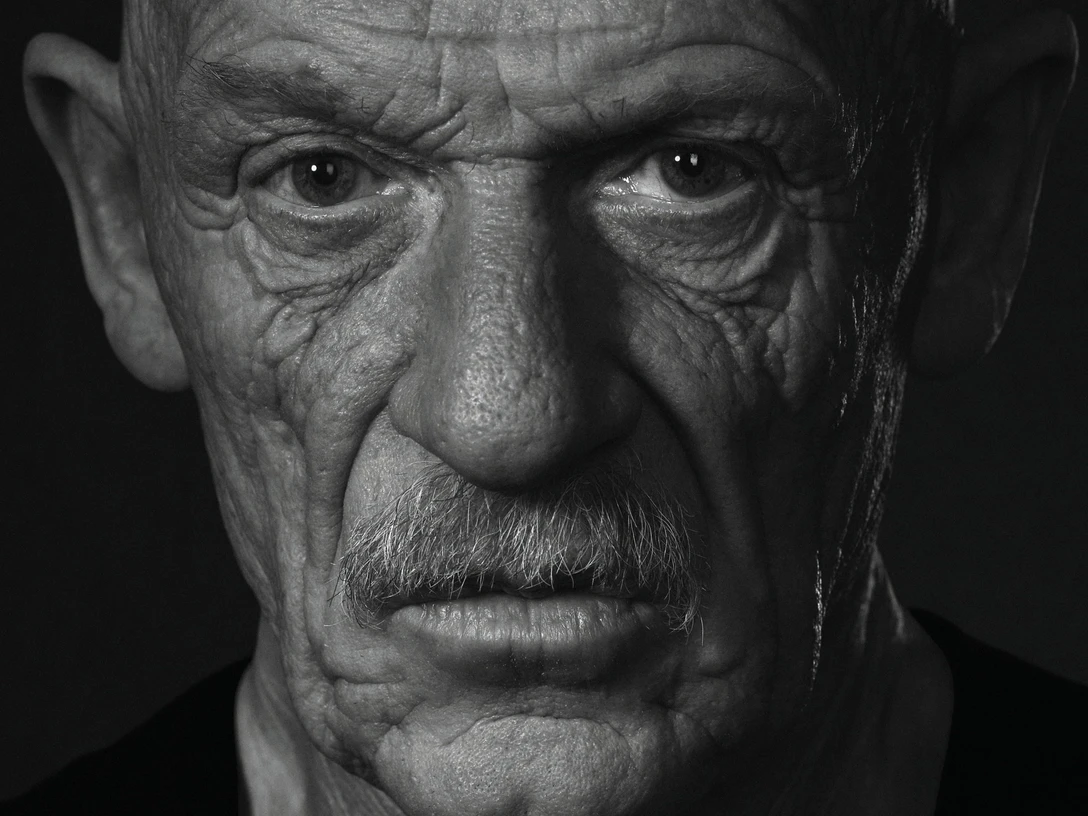 bausch_joe_c_thea_weires.jpg Nahaufnahme eines älteren Mannes mit ernstem Blick und markanten Gesichtszügen in Schwarz-Weiß.Close-up of an elderly man with a serious look and striking facial features in black and white.Close-up van een oudere man met een serieuze blik en opvallende gelaatstrekken in zwart-wit.Nærbillede af en ældre mand med et alvorligt blik og markante ansigtstræk i sort/hvid.
