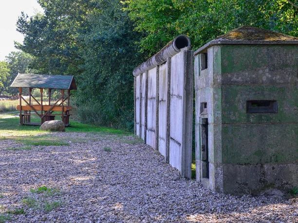 Teil der Grenzmauer bei Rade Teil der Grenzmauer bei Rade