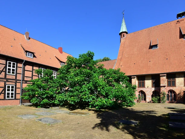 Kloster Isenhagen.jpg Kloster Isenhagen
