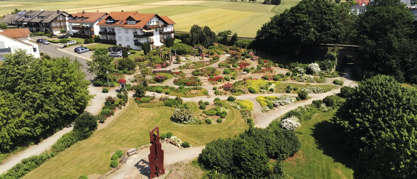 Bad Emstal - Kurpark Rosengarten von oben Bad Emstal - Kurpark Rosengarten von oben