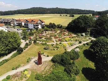 Bad Emstal - Kurpark Rosengarten von oben Bad Emstal - Kurpark Rosengarten von oben