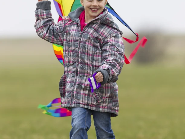 Kids-Zone: Drachenbau in Dornumersiel