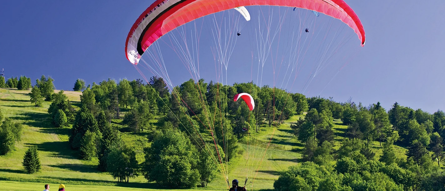 gleitschirmfliegen-willingen c) wolfgang-detemple-tourist-information-willingen.jpg