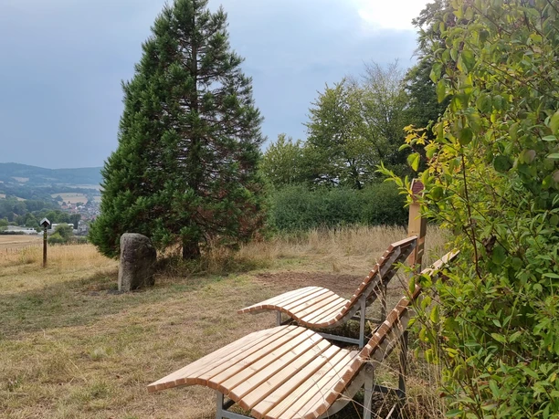 Liegebänke mit Aussicht