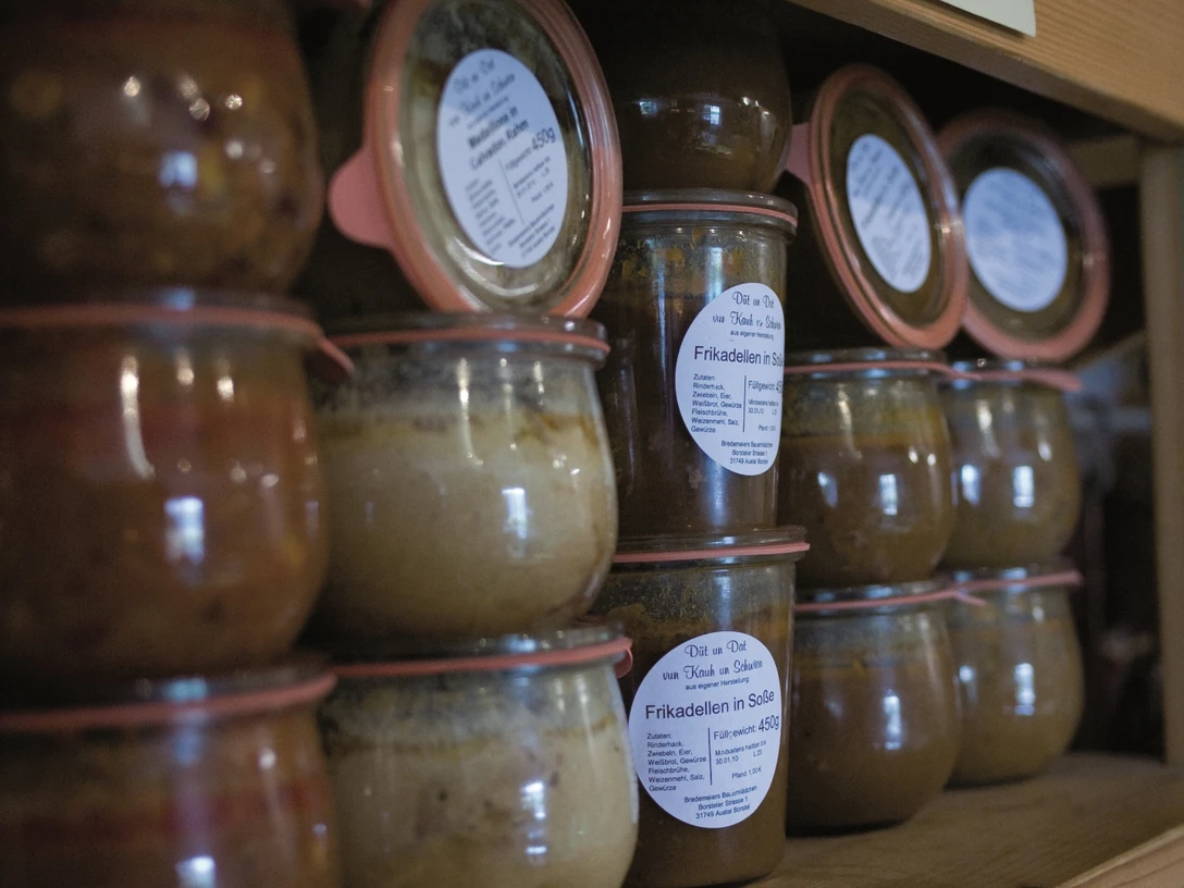 Wurstwaren aus eigener Herstellung von Hof Kampmeier Wurstwaren aus eigener Herstellung von Hof Kampmeier